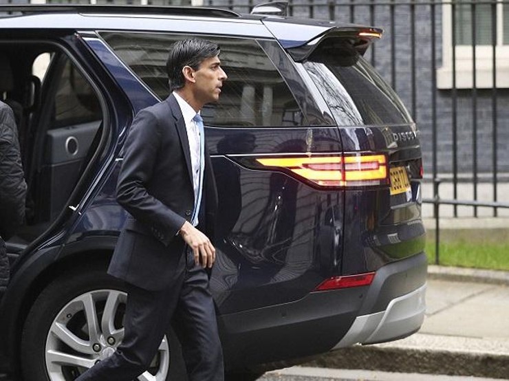 New UK Prime Minister Rishi Sunak’s cars: Volkswagen Golf to Range Rover Sentinel