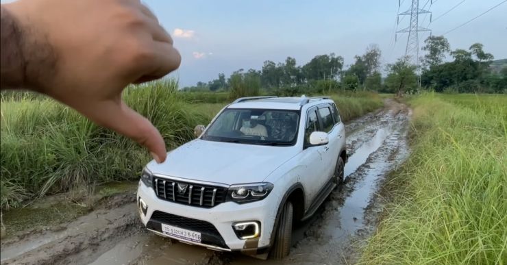 Mahindra Scorpio-N 4×4 gets stuck while offroading: Rescued by tractor [Video]
