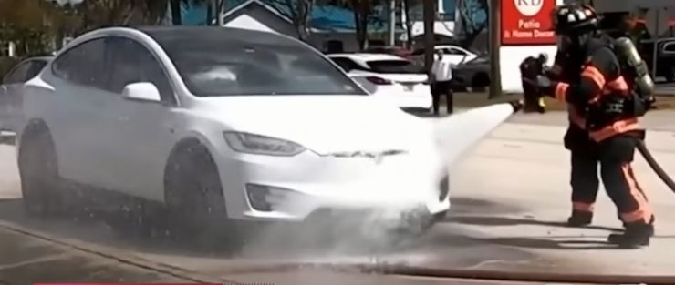Electric cars submerged in floods are catching fire when owners try to restart [Video]