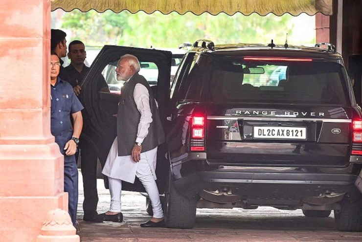 Indische Politiker und ihre Geländewagen von Land Rover: vom Defender von MK Stalin bis zum Range Rover von Narendra Modi