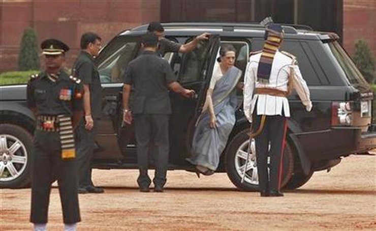 Indische Politiker und ihre Geländewagen von Land Rover: vom Defender von MK Stalin bis zum Range Rover von Narendra Modi