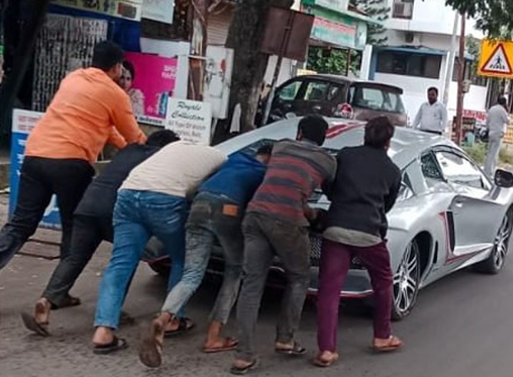 Did a Lamborghini really break down in Nashik? We bring you the real story [Video]
