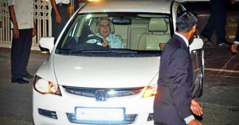 Sällsynt video av Ratan Tata som kör sin Mercedes Benz SL500 på Mumbais vägar