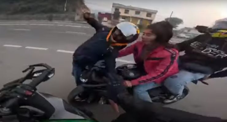 Girl riding Yamaha R15 crashes into a YouTuber standing on the roadside [Video]