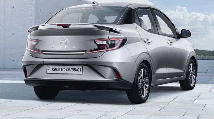 Hyundai launches Aura facelift at Rs 8.77 Lakh: New design and features