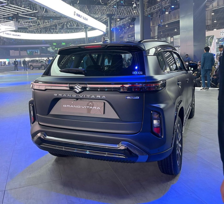 Maruti Suzuki Satin Black Edition Grand Vitara och Brezza presenterade Auto Expo 2023