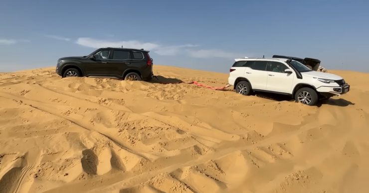Mahindra Scorpio N, Thar, Land Rover Defender and Toyota Fortuner take to the dune [Video]