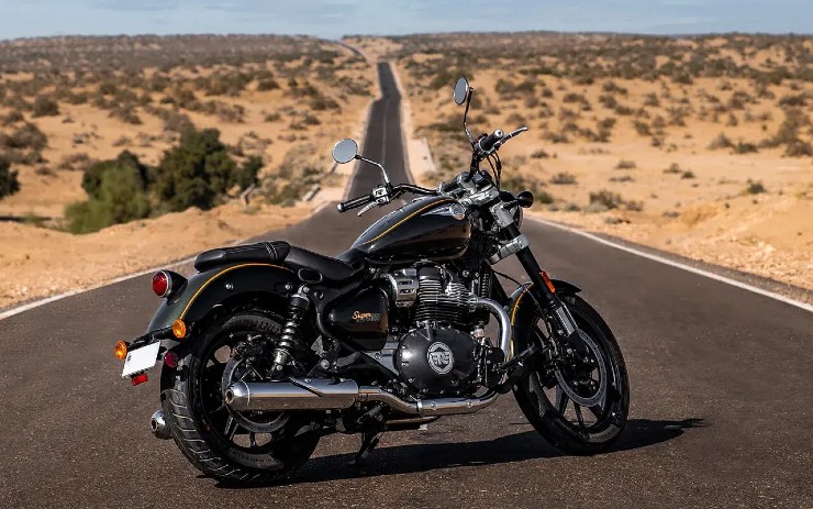 Royal Enfield ने Royal Enfield Super Meteor-650 बाइक की कीमत में की बढ़ोतरी, 6 हजार रुपए हुई महंगी-Royal Enfield hiked the price of Royal Enfield Super Meteor-650 bike, costlier by Rs 6,000