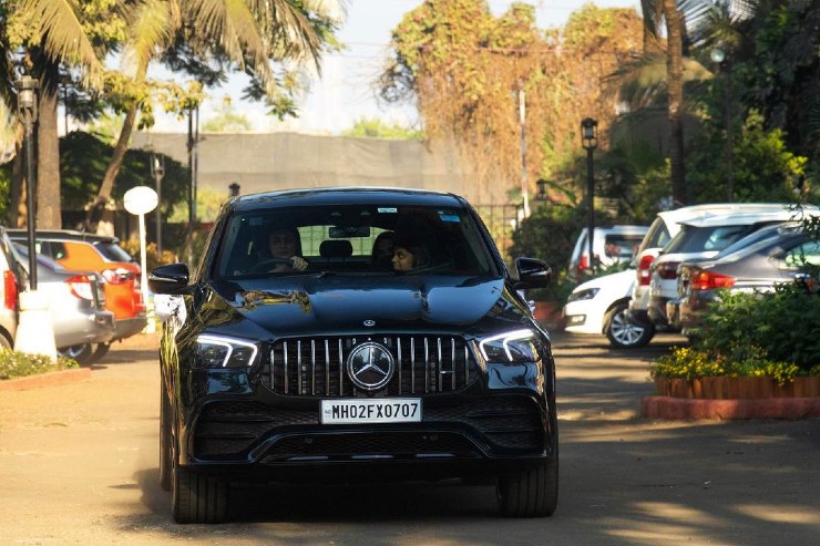 Bollywood-skådespelerskan Sushmita Sen tar hem en Mercedes-AMG GLE53 värd Rs 2 crore