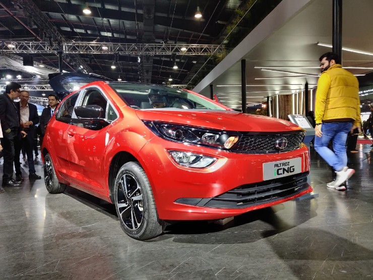 Tata Altroz CNG launched with India’s first twin cylinder CNG technology – Bookings commence