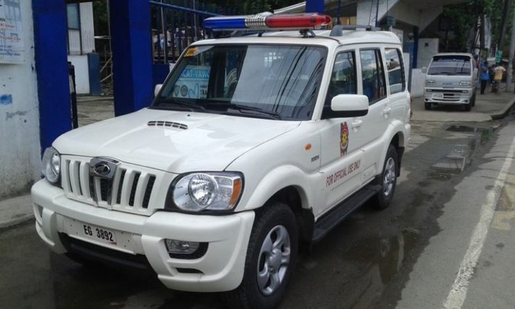 Forces militaires et policières étrangères utilisant des jeeps indiennes dans leur flotte