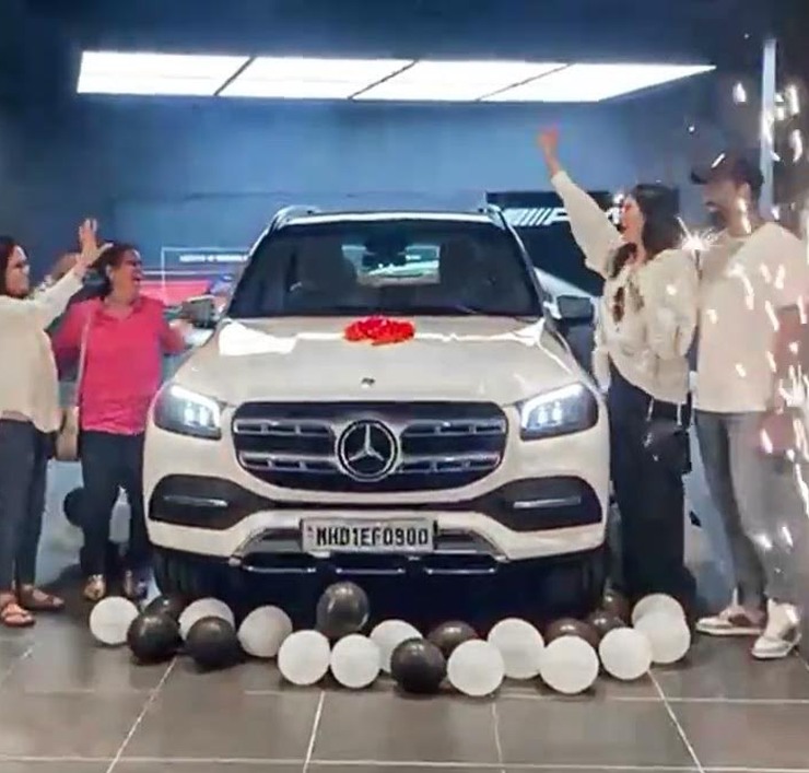 Bollywood actresses and their newly bought Mercedes Benz luxury cars: Mrunal Thakur to Shilpa Shetty