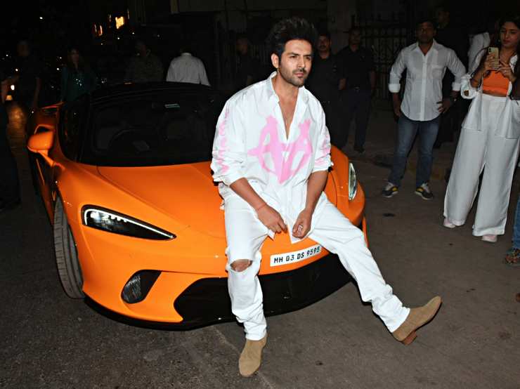 kartik aryan mclaren gt