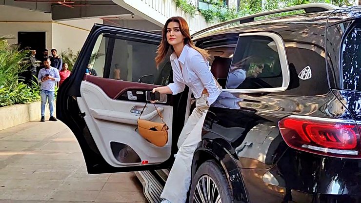 Expensive cars of Bollywood Divas – Deepika Padukone’s Maybach GLS to Disha Patani’s Range Rover