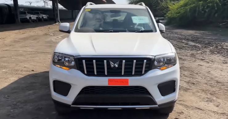 Isuzu V-Cross बनाम Mahindra Scorpio-N: उनके 22-25 लाख रुपये की कीमत वाले वेरिएंट की तुलना ऑफ-रोडिंग के शौकीनों के लिए