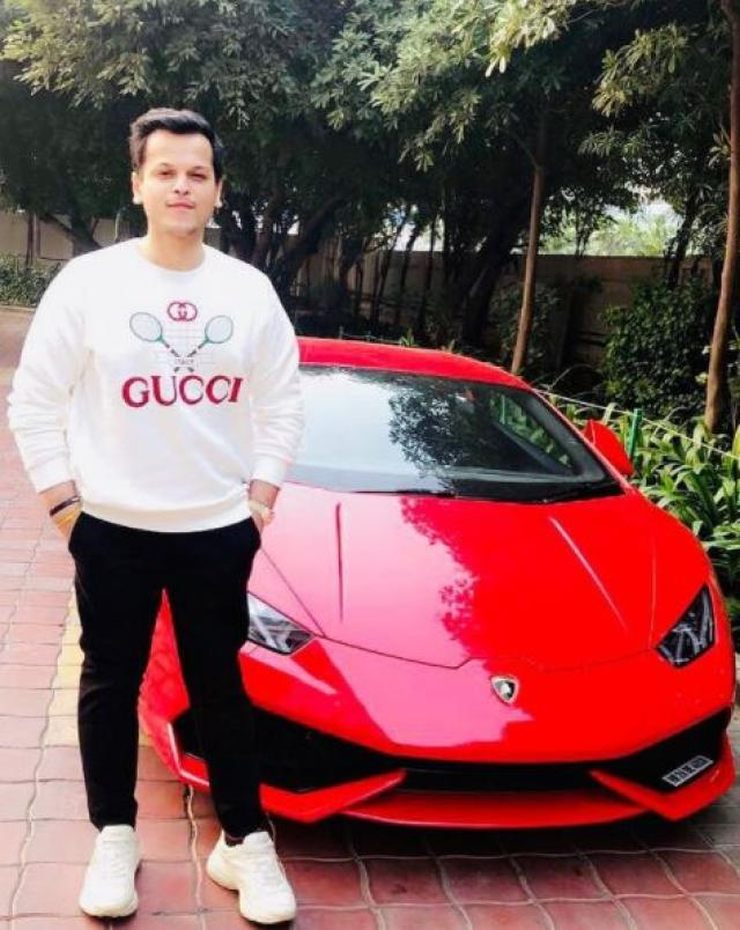 Singer Shrey Singhal takes delivery of his 3rd Lamborghini – a Huracan EVO RWD [Video]