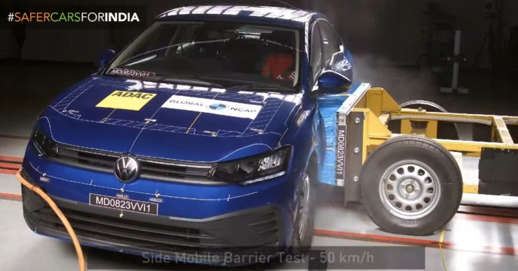 Skoda Slavia krockar med traktor och lastbil: bilen kör fortfarande trots stora skador [Video]