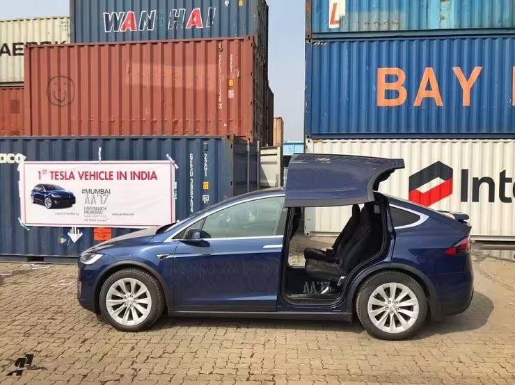 Тесла отвара фабрике аутомобила и батерија у Индији: Министар синдиката