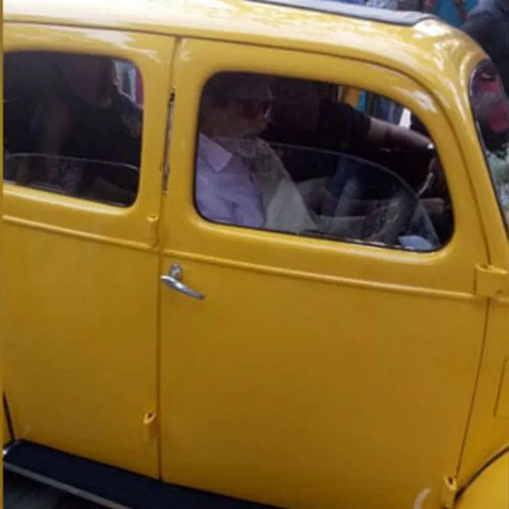 इस विंटेज Ford Prefect को देखकर Amitabh Bachchan अवाक रह गए: यहाँ पर क्यों