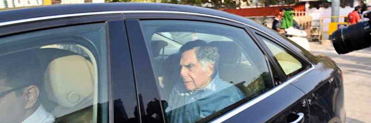 Ratan Tata spotted driving Mercedes-Benz SL500 in this rare footage [Video]
