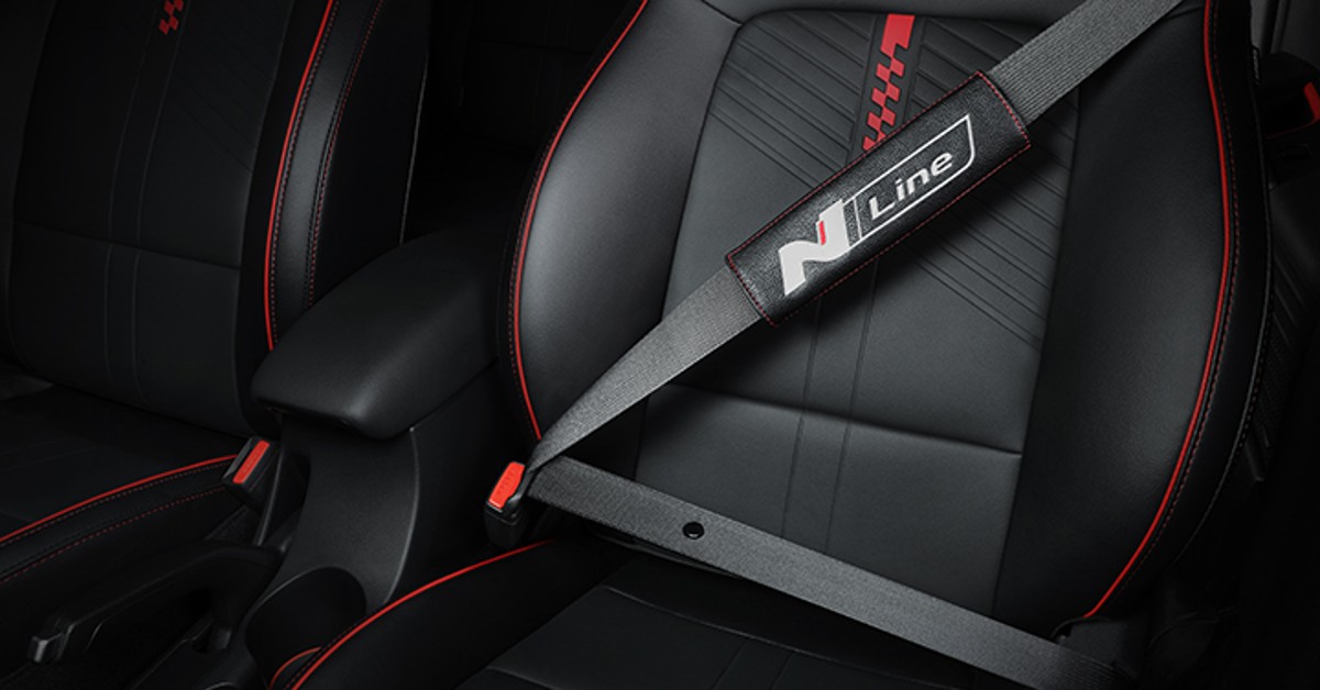 hyundai three point seatbelt standard