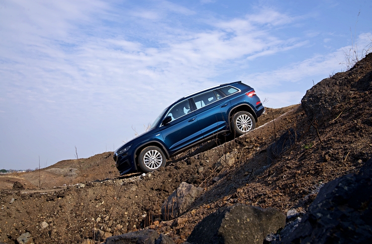Skoda Kodiaq Vs Toyota Fortuner: A Comparison of Top Variants for the Off-roading Enthusiast