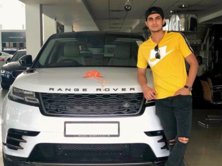 Yuvraj Singh makes fun of Shubman Gill’s Range Rover driving skills [Video]