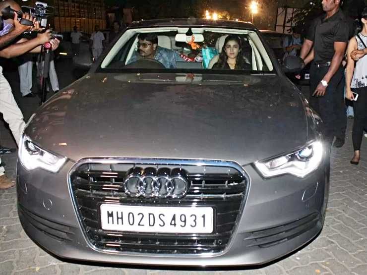 बॉलीवुड अभिनेता Alia Bhatt & Ranbir Kapoor: उनके पास लग्जरी कारें और एसयूवी हैं