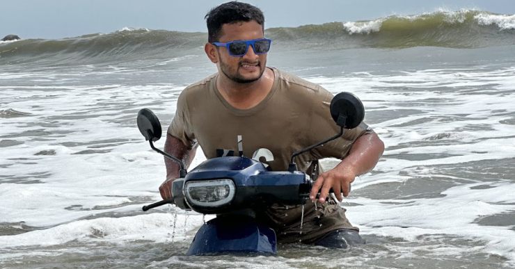 Other two wheeler riders stop at flooded road: Ola S1 Pro rider rides on [Video]