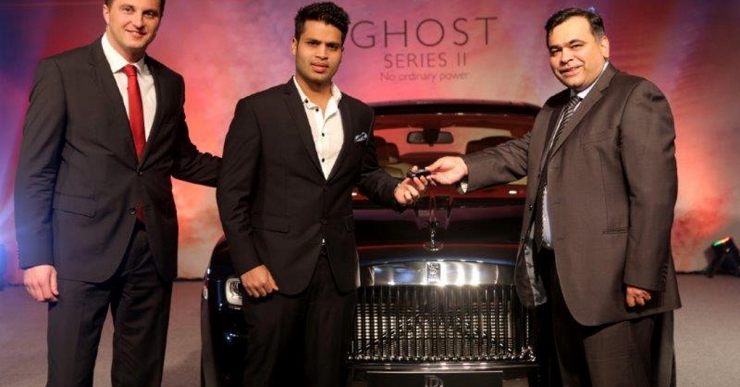 भारत के सबसे युवा Rolls Royce मालिक ने 22 साल की उम्र में अपनी सुपर लग्जरी कार खरीदी थी!