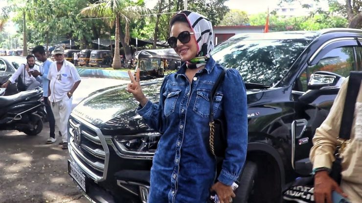 Sunny Leone’s latest ride is a MG Gloster luxury SUV [Video]