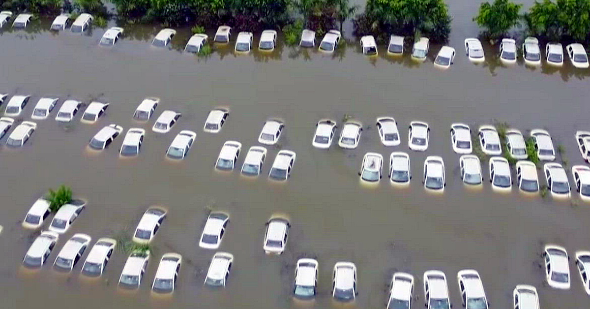 500 cars drown hindon river greater noida