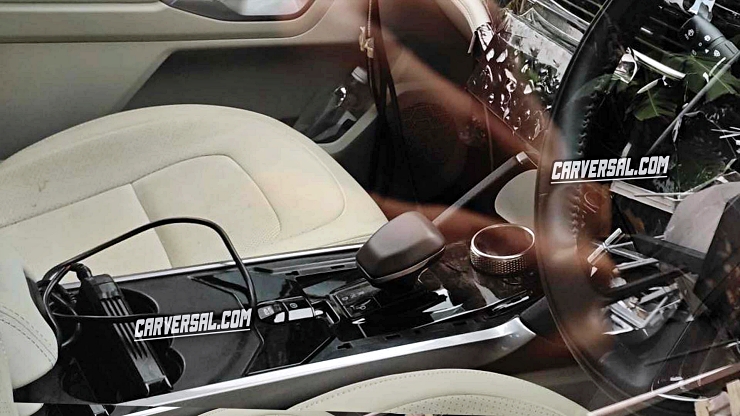 2023 Tata Safari facelift spotted: Updated cabin with new face