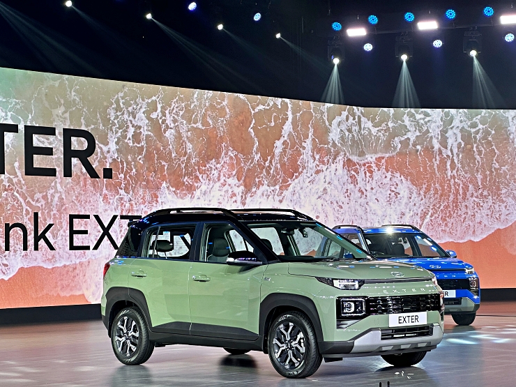 Best Variants in Tata Punch and Hyundai Exter for the Tech-savvy Gadget Lover