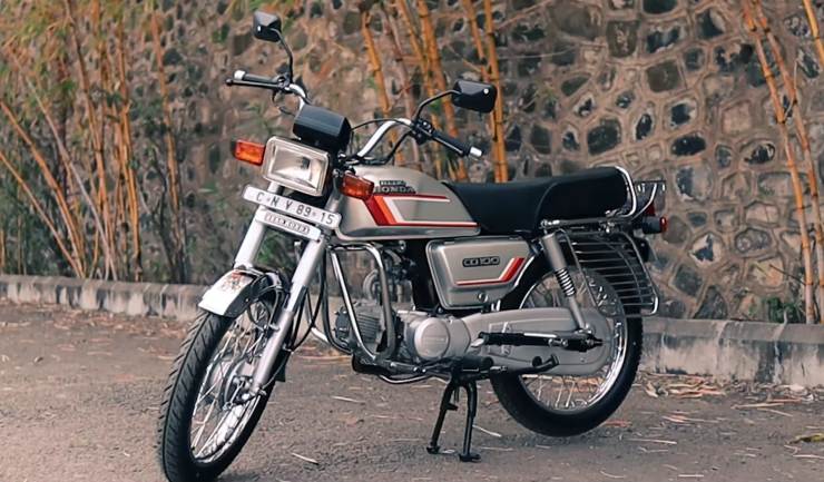 38 year-old Hero Honda CD100 beautifully restored to factory condition [Video]