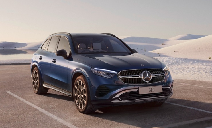 2023 Mercedes Benz GLC launched front right