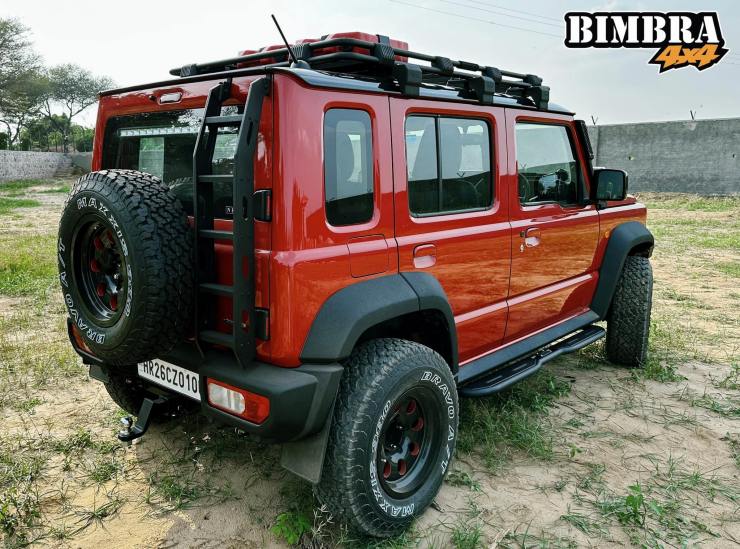 Maruti Suzuki Jimny off-road with accessories from Bimbra 4×4 looks purposeful!