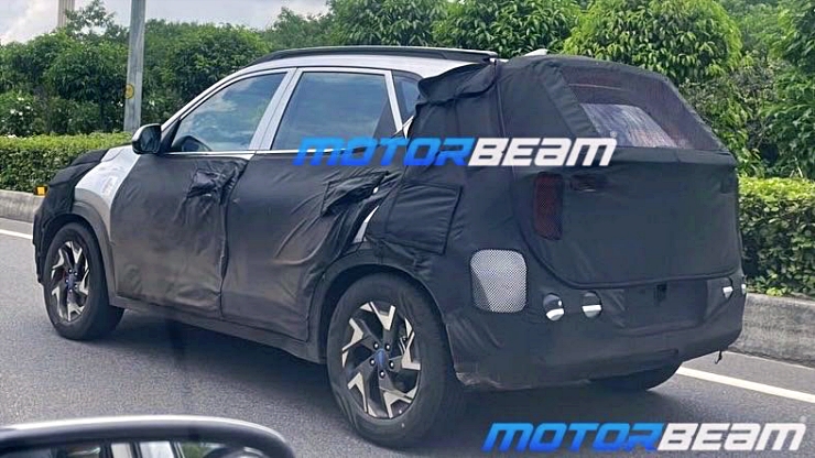 Kia Sonet Facelift seen testing before official launch