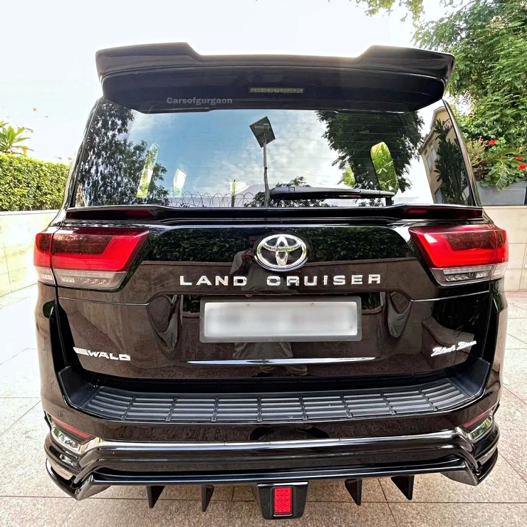 India’s first Toyota Land Cruiser LC300 with aftermarket Wald Black Bison kit looks wild