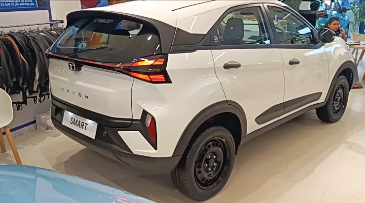 2023 Tata Nexon Facelift: Base ‘Smart’ variant in-depth walkaround [Video]