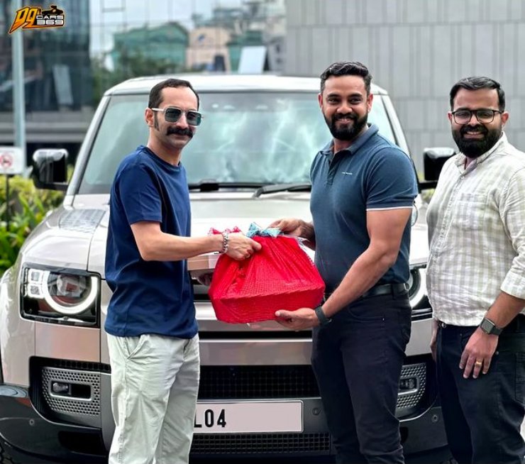 Bollywood actress Kareena Kapoor buys a new Land Rover Defender worth Rs 1.2 crore