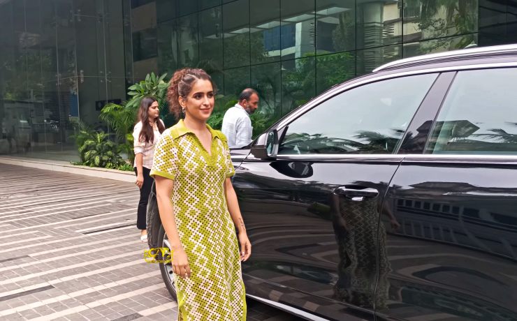 Jawan movie actress Sanya Malhotra seen with her Audi Q8 [Video]