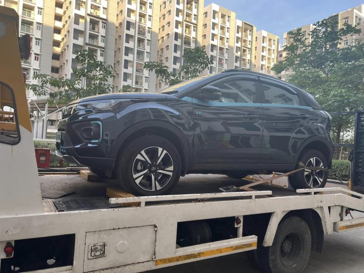 5 month old Tata Nexon EV gets ‘High Voltage’ alert: SUV breaks down with 16 % charge left [Video]