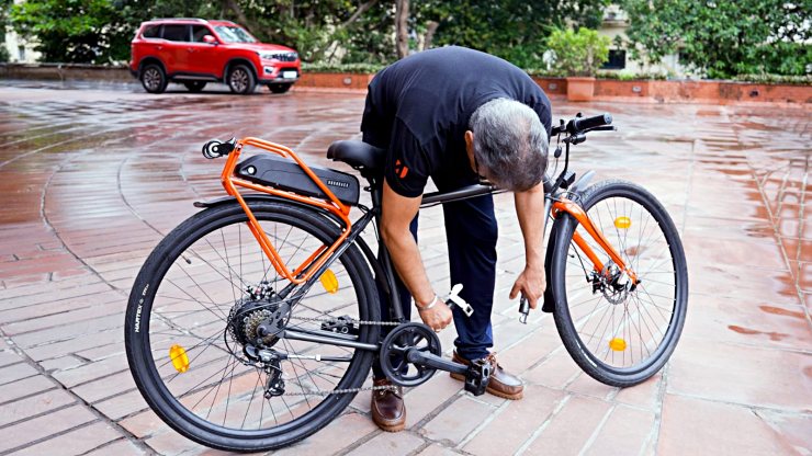 Anand Mahindra shares pictures of him riding the world’s first foldable diamond frame eBike