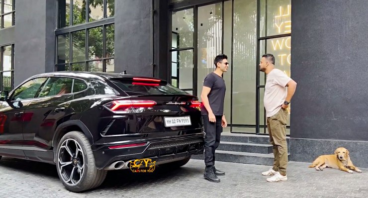 Bollywood actor Kartik Aaryan seen in his Lamborghini Urus SUV [Video]