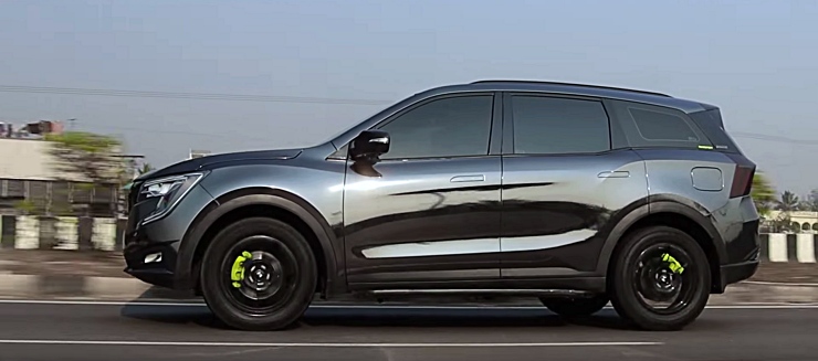 This Mahindra XUV700 wrapped in black chrome color looks insane [Video]