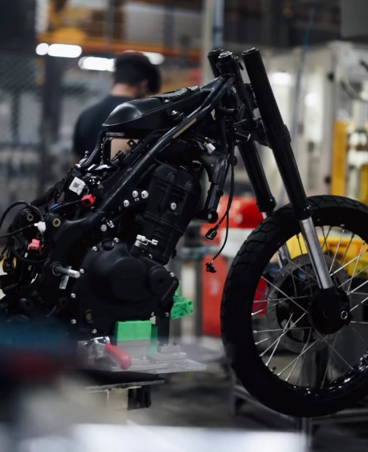 Royal Enfield Himalayan 452 production commences: New pictures and video out