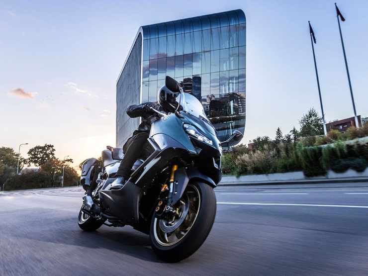 Yamaha T-Max 650cc maxi-scooter spied testing in India