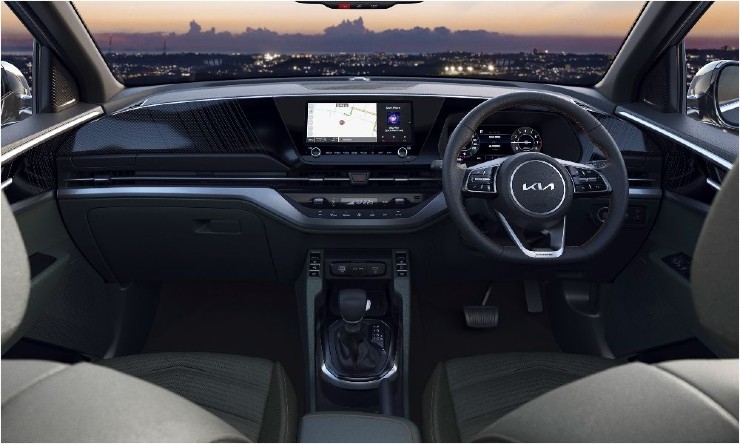 kia-carens-x-line-.jpeg