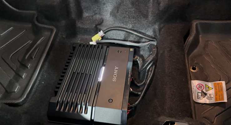 Maruti Suzuki Grand Vitara modified with Sony ES-Series speakers and amplifier [Video]